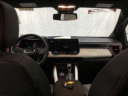 Used 2024 GMC Canyon AT4X AWD/4WD image 31