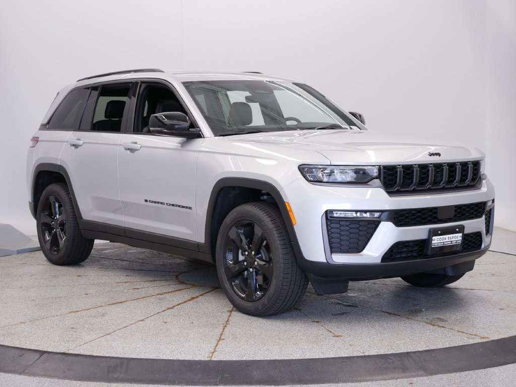 New 2026 Jeep Grand Cherokee Limited w/ Limited Altitude Package AWD/4WD image 9