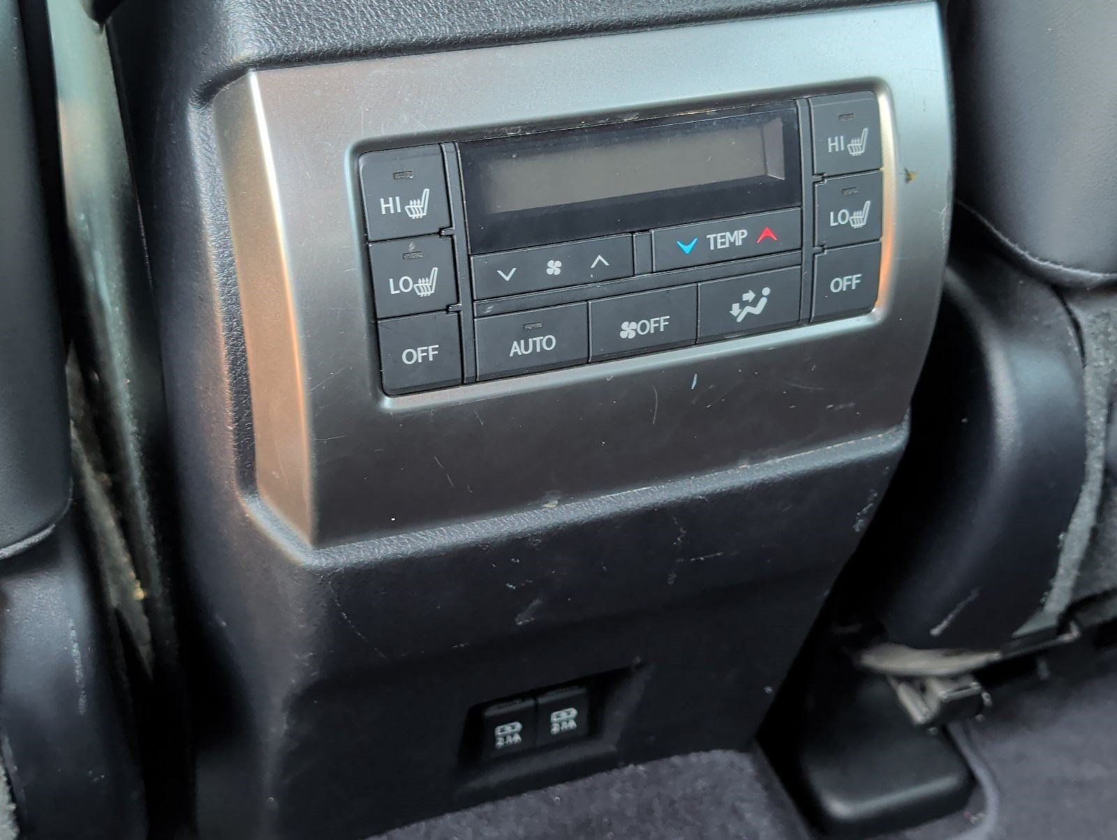 Used 2022 Lexus GX 460 Premium w/ Accessory Package AWD/4WD image 26
