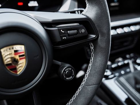 Used 2025 Porsche 911 GT3 RWD image 57