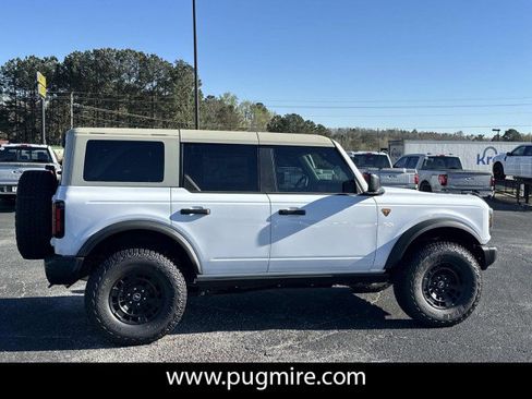 New 2026 Ford Bronco Badlands AWD/4WD image 8