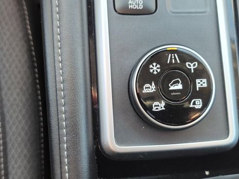 Certified 2024 Nissan Pathfinder SV image 35