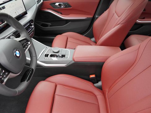 Certified 2025 BMW 330i Sedan RWD image 11