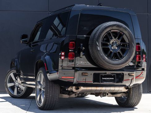 Used 2021 Land Rover Defender 90 X-Dynamic S AWD/4WD image 6