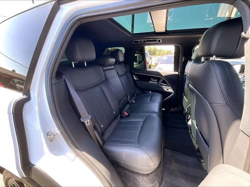 Used 2025 Land Rover Range Rover SE AWD/4WD image 30