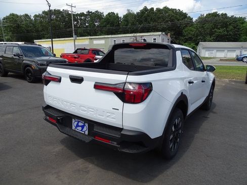 New 2025 Hyundai Santa Cruz SE image 5