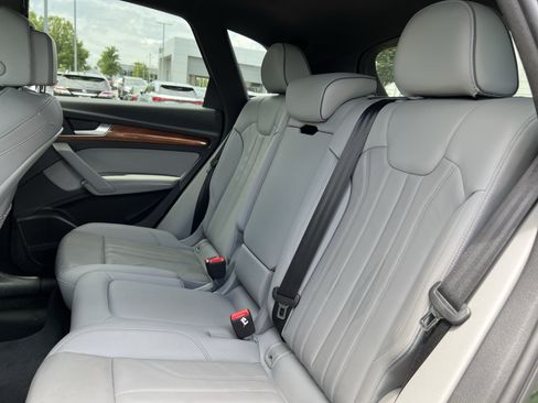 Used 2024 Audi Q5 e Premium Plus w/ Premium Plus Package AWD/4WD image 33