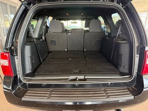 Used 2016 Ford Expedition XLT image 22