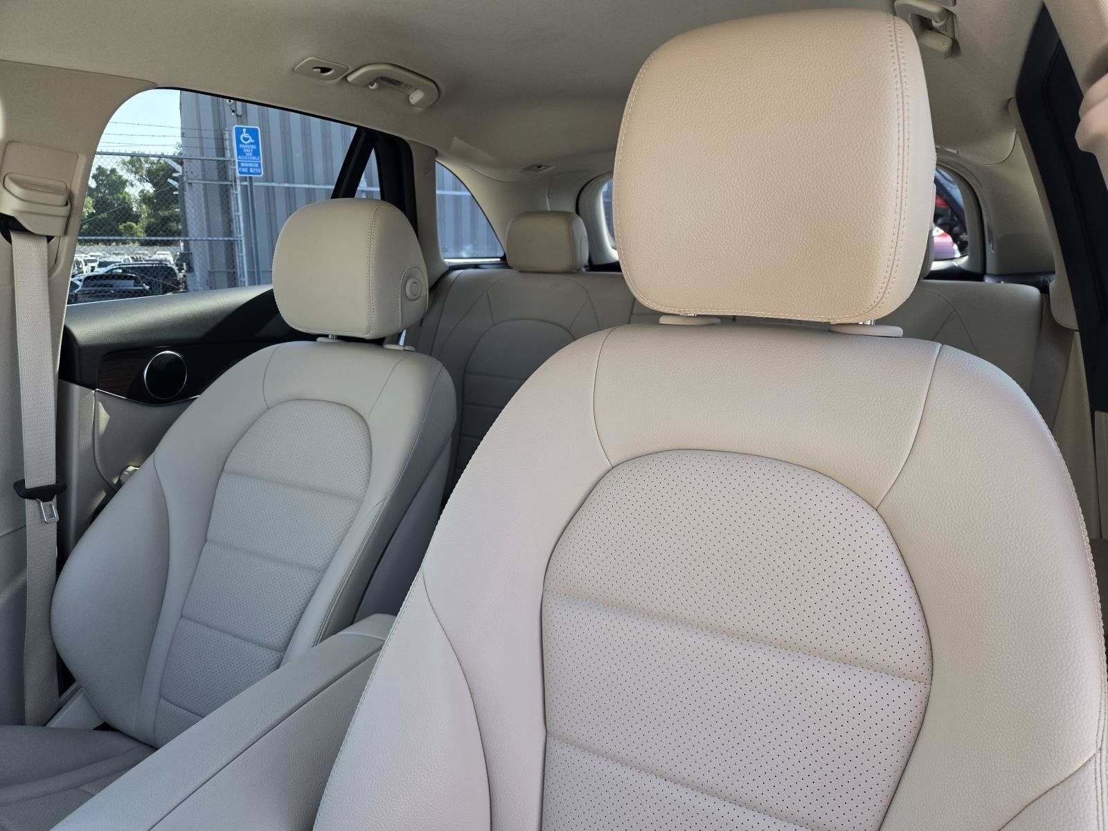 Used 2022 Mercedes-Benz GLC 300 w/ Premium Package Lite image 20