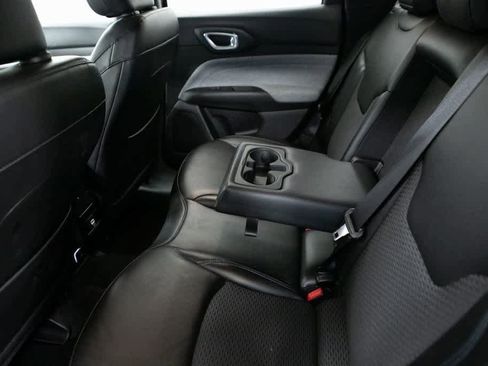 Used 2023 Jeep Compass Latitude image 25