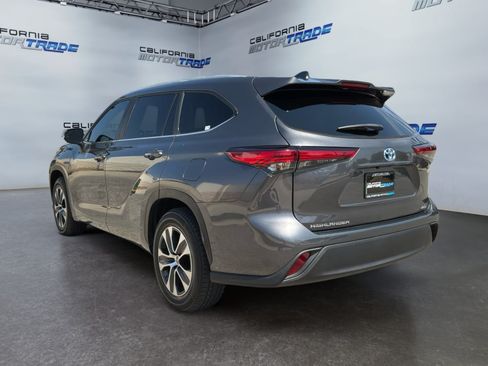 Used 2023 Toyota Highlander XLE FWD image 7