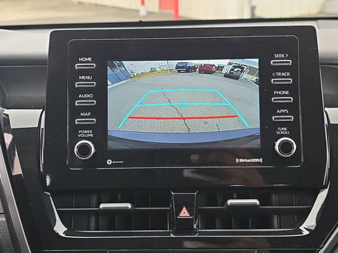 Used 2024 Toyota Camry SE image 28