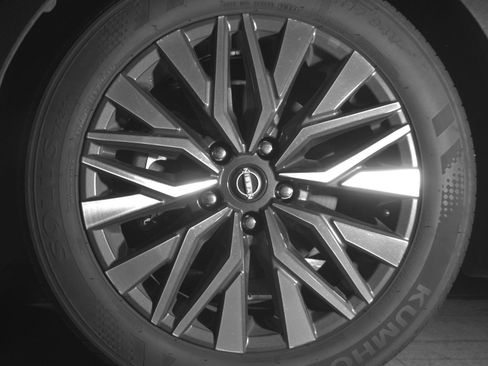 Used 2025 Nissan Altima 2.5 SV image 12