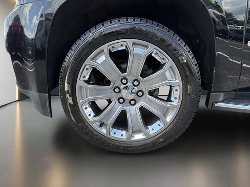 Used 2016 GMC Yukon XL Denali w/ Open Road Package RWD image 10