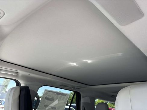 New 2026 Lincoln Navigator L Reserve AWD/4WD image 25