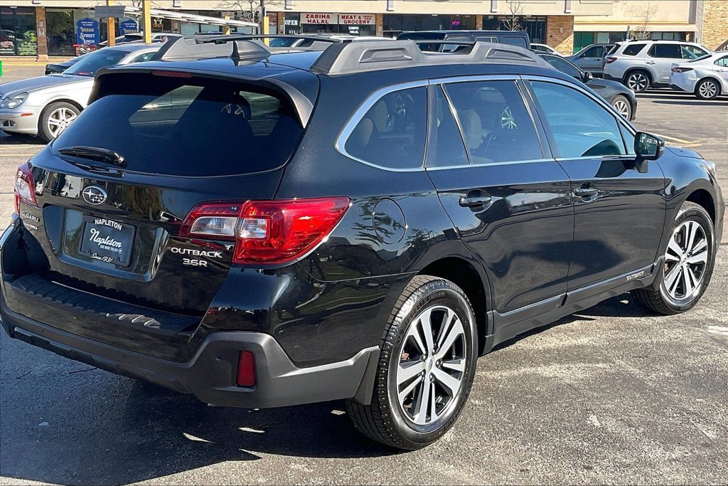 Used 2018 Subaru Outback 3.6R Limited AWD/4WD image 17