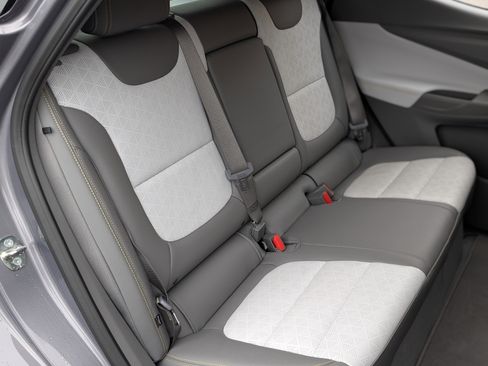 Used 2023 Chevrolet Bolt EUV Premier image 19