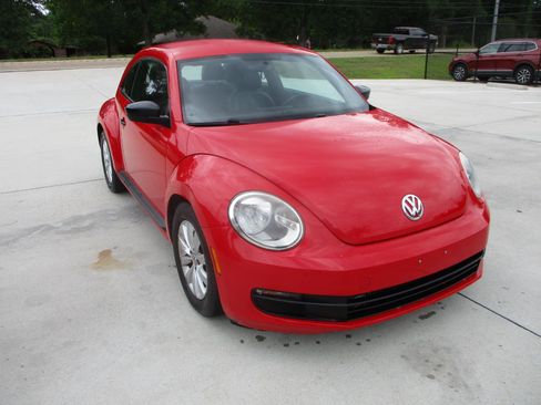 Used 2015 Volkswagen Beetle 1.8T Classic FWD image 23