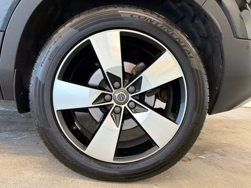 Used 2019 Volvo XC40 T5 Momentum AWD/4WD image 12