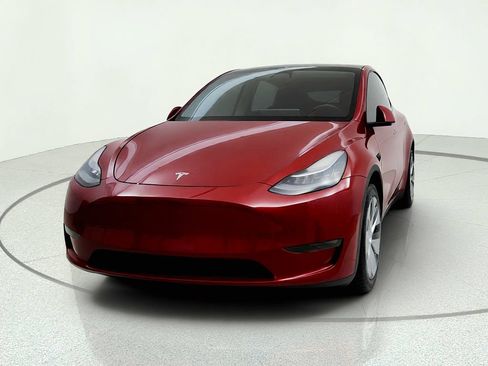 Used 2021 Tesla Model Y Long Range AWD/4WD image 2