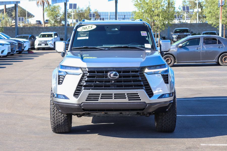 Used 2025 Lexus GX 550 w/ Accessory Package (2T) AWD/4WD image 2