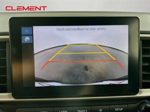 Used 2025 Hyundai Venue SEL FWD image 20