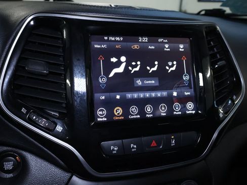 Used 2021 Jeep Cherokee Limited w/ Elite Package AWD/4WD image 33