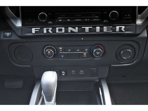 Used 2025 Nissan Frontier SV RWD image 25