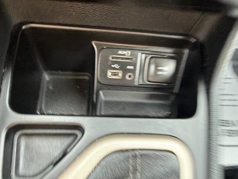 Used 2014 Jeep Cherokee Sport FWD image 18