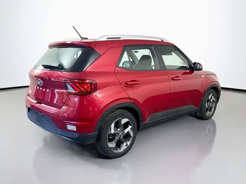 Used 2023 Hyundai Venue SEL FWD image 6