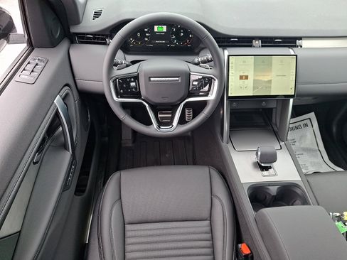 New 2026 Land Rover Discovery Sport Landmark image 9