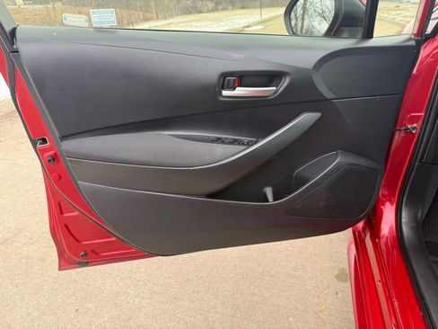 Used 2021 Toyota Corolla LE w/ Carpet Mat Package (TMS) image 23