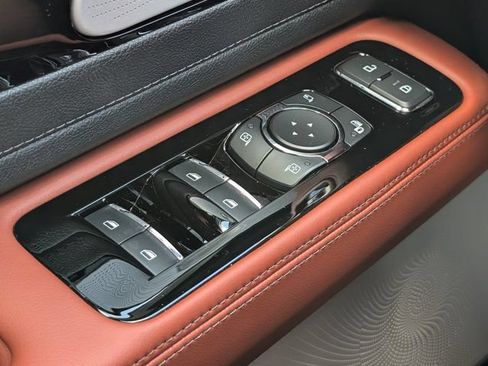 New 2026 Lincoln Aviator Reserve w/ Luxury Package AWD/4WD image 23