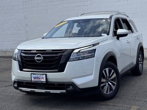 Used 2022 Nissan Pathfinder SL w/ SL Black Package image 30