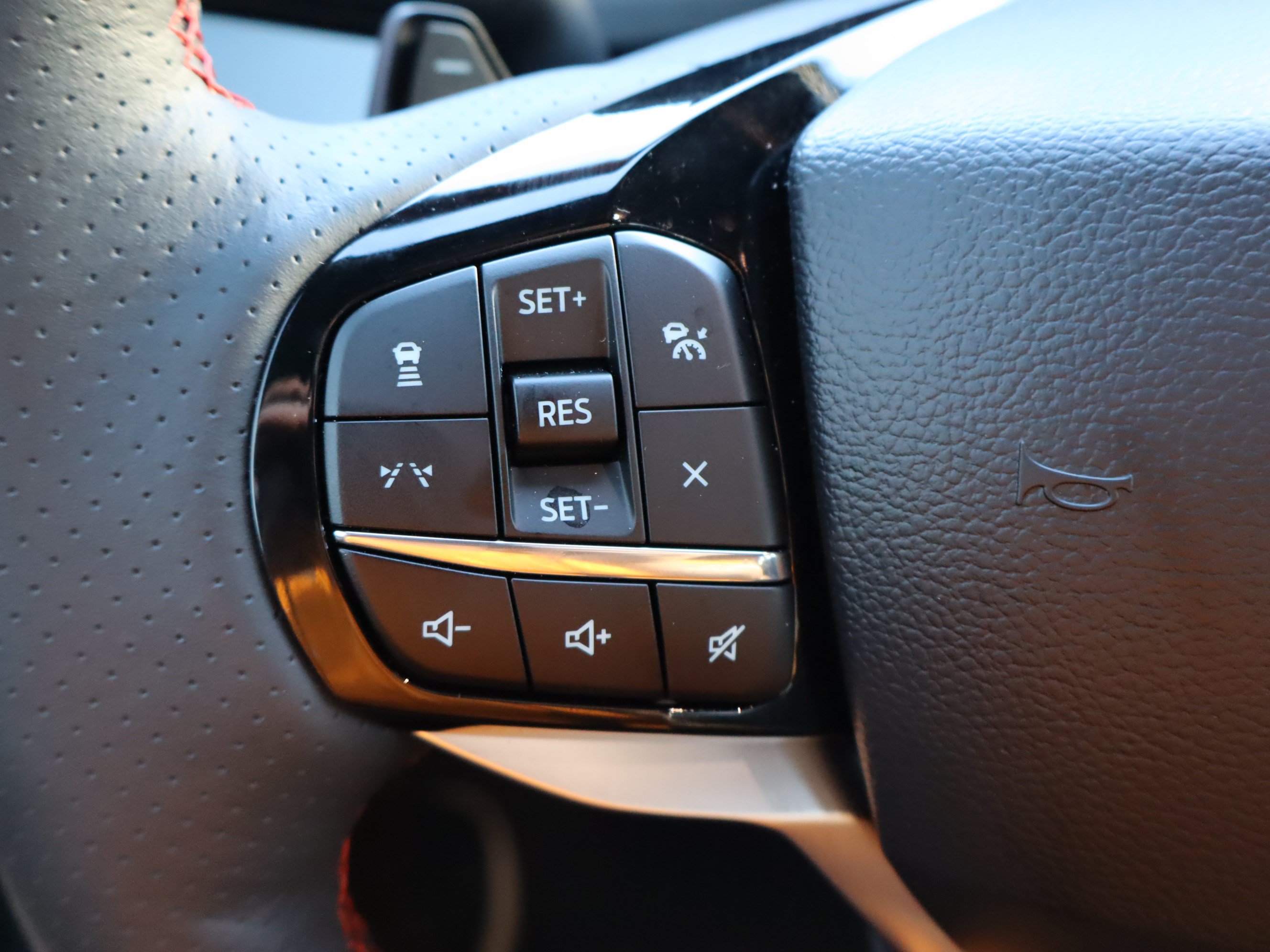 Used 2026 Ford Explorer ST AWD/4WD image 21