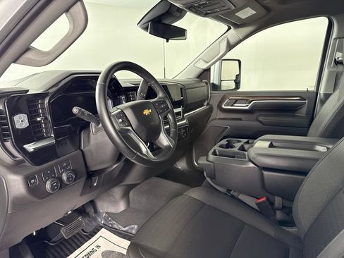 Used 2025 Chevrolet Silverado 2500 LT w/ Convenience Package AWD/4WD image 15
