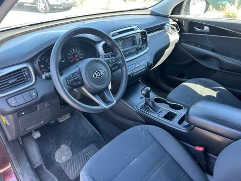 Used 2017 Kia Sorento FWD image 22
