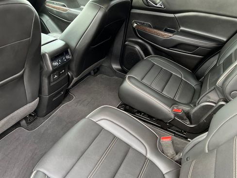 Used 2021 GMC Acadia Denali w/ Denali Ultimate Package image 13