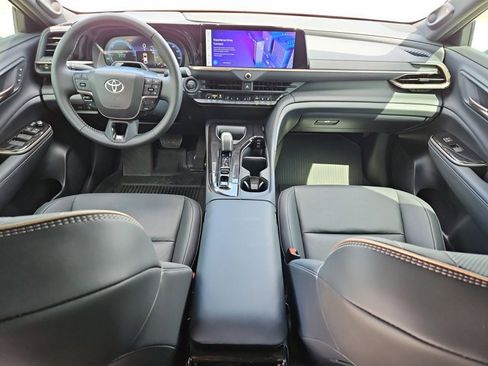 Used 2026 Toyota Crown Limited w/ Advanced Technology Package image 18