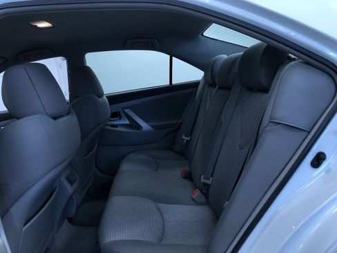 Used 2011 Toyota Camry SE w/ Fleet Convenience Pkg FWD image 12