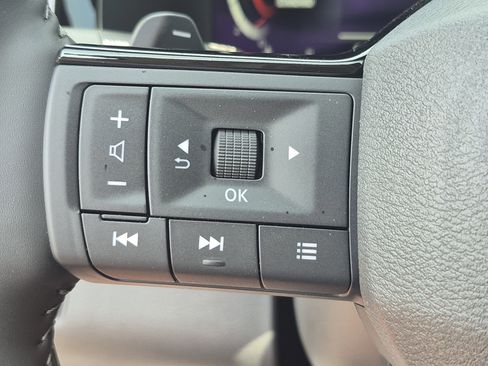 New 2026 Nissan Pathfinder SL FWD image 31