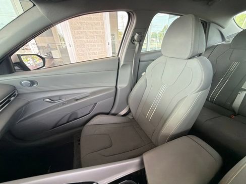 Used 2023 Hyundai Elantra SEL w/ Convenience Package FWD image 23