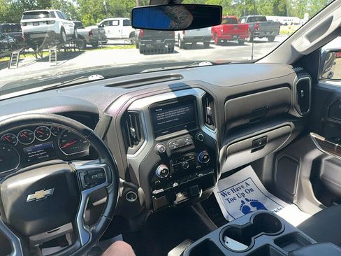 Used 2020 Chevrolet Silverado 1500 LT w/ Convenience Package image 17