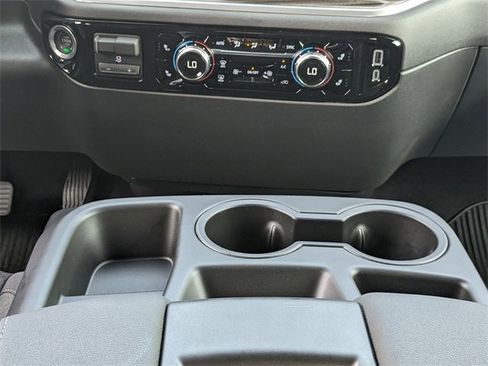 New 2025 GMC Sierra 1500 Elevation image 19