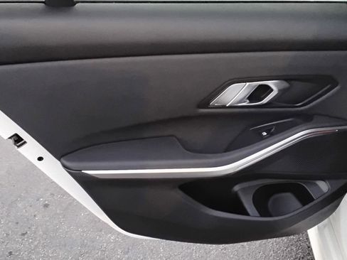 Used 2021 BMW 330i Sedan w/ Convenience Package image 19