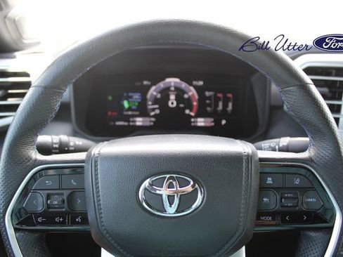 Used 2023 Toyota Tundra Platinum AWD/4WD image 25