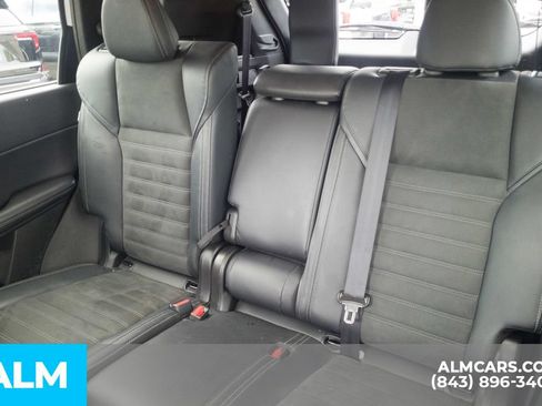 Used 2024 Mitsubishi Outlander SE FWD image 17