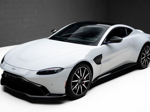Used 2019 Aston Martin V8 Vantage Coupe RWD image 5
