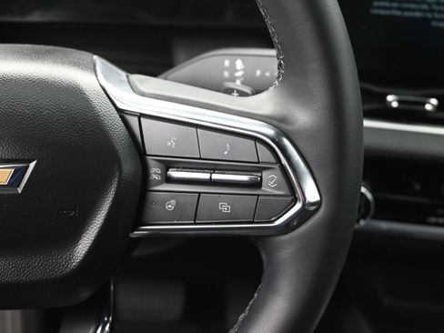 Used 2025 Chevrolet Equinox LT w/ Safety and Technology Package image 12