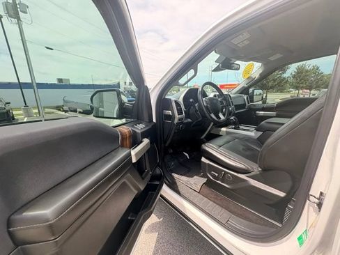 Used 2017 Ford F150 Lariat w/ Equipment Group 502A Luxury AWD/4WD image 26